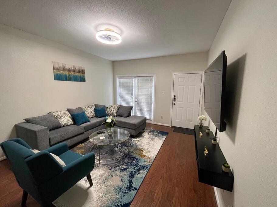 Home Away From Home-Cozy 2 Bdrm Condo/Med Cntr/Nrg Houston Exterior photo
