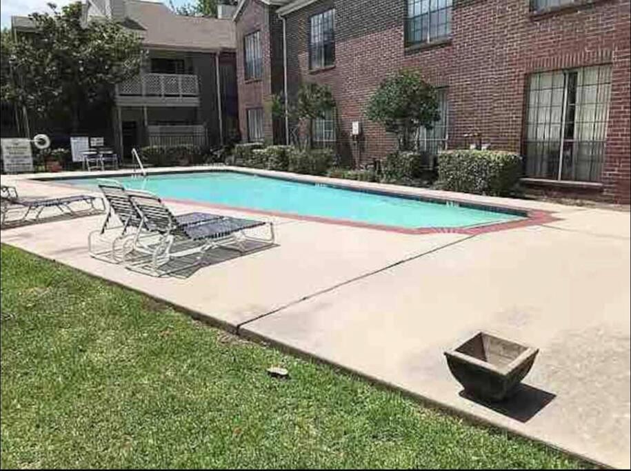 Home Away From Home-Cozy 2 Bdrm Condo/Med Cntr/Nrg Houston Exterior photo
